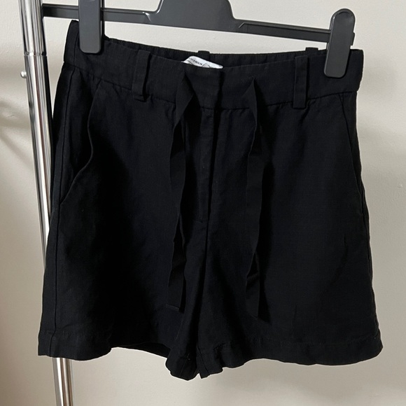 & Other Stories Pants - & Other Stories Linen Shorts in Black Size 4